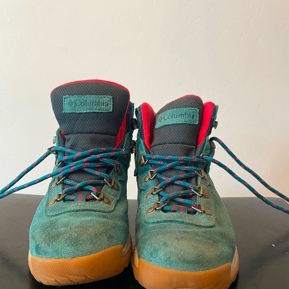 Columbia Teal Hiking Boots waterproof - Picture 2 of 4